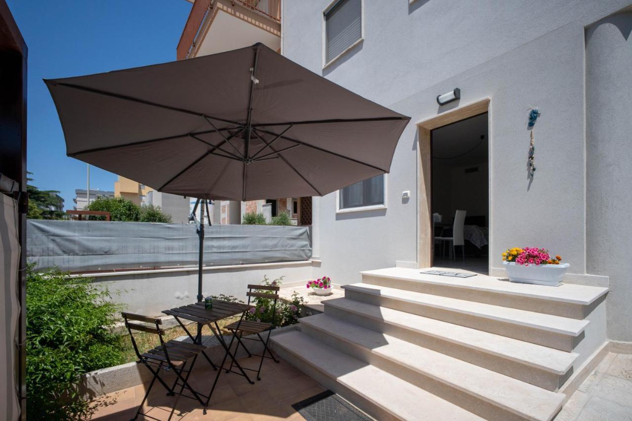 Wepuglia - Sunflower House Монополі Екстер'єр фото